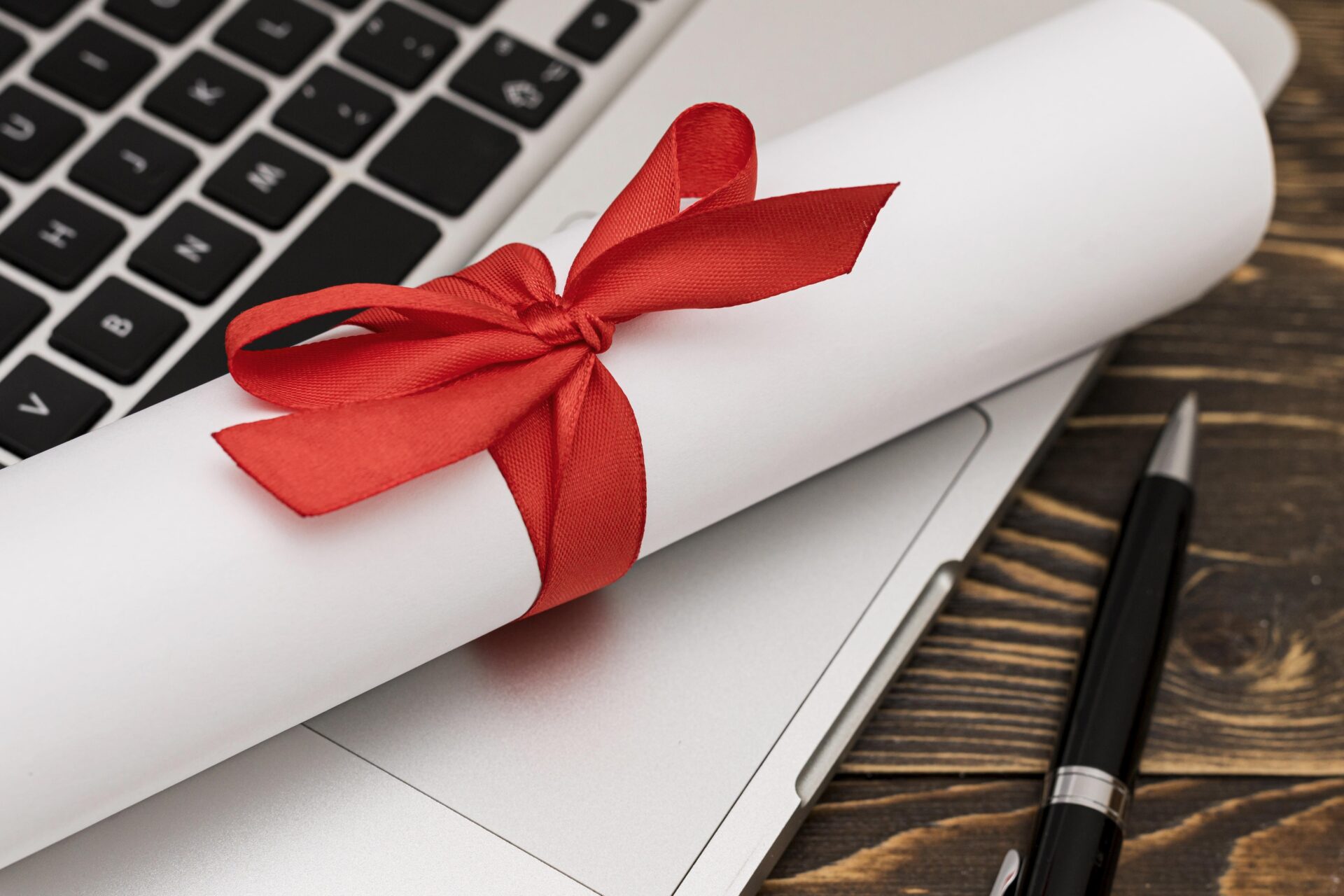 筆耕の依頼で失敗しないためのチェックリスト│安心して任せるための8つのポイント